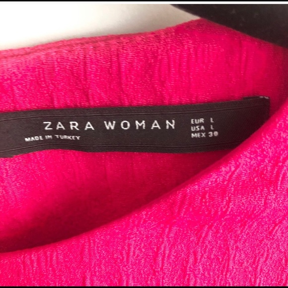 Zara Dress with a Tulip Sleeves - Picture 4 of 4